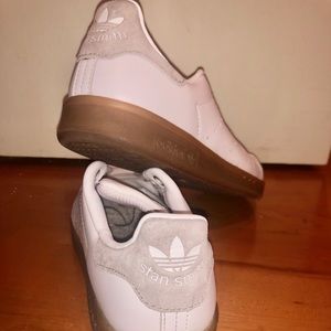 Adidas Stan Smith (White, Light Grey w/Gum Sole)